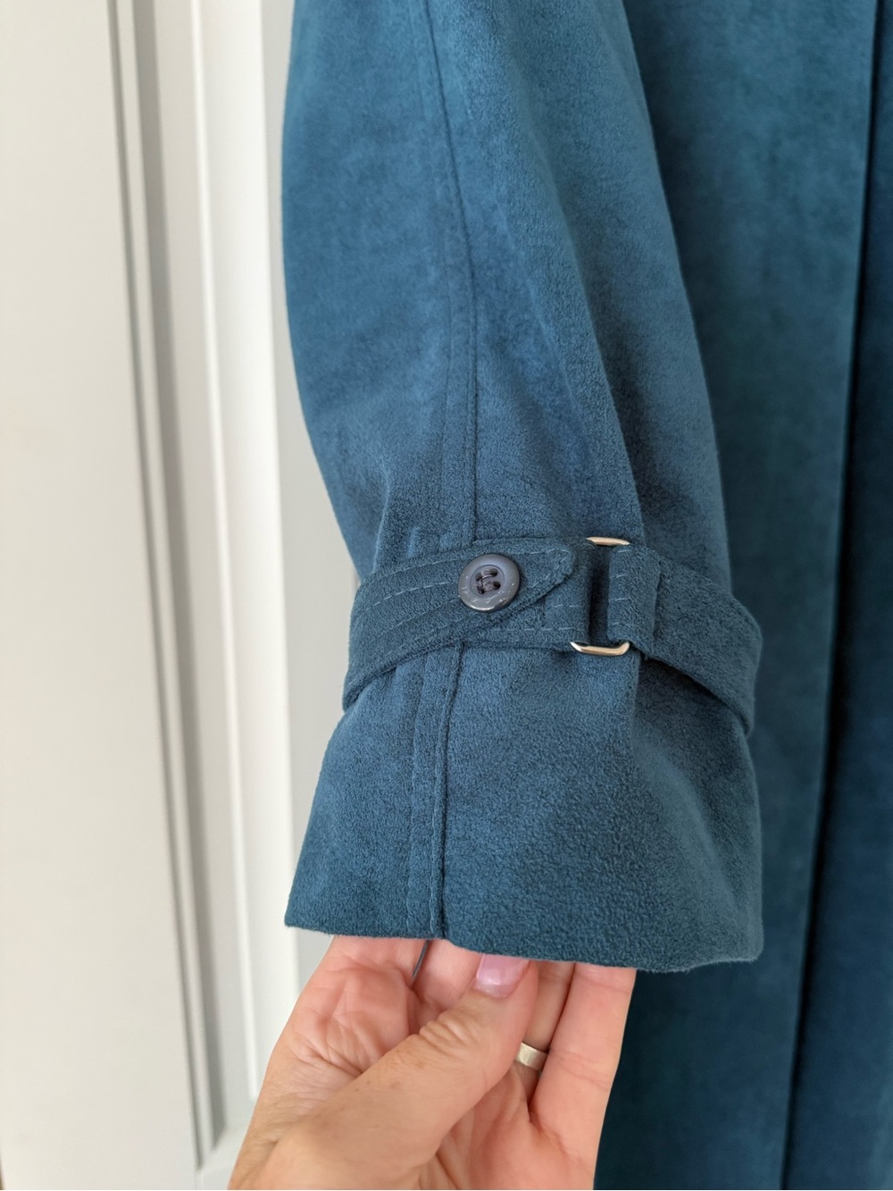 Beautiful Vintage Trench Coat. - Picture 7 of 11